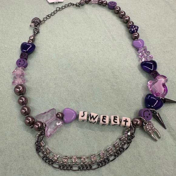 🌀🦷BETSEY JOHNSON FAUX STONE SWEET TOOTH COLLAR NECKLACE - NWT - Picture 3 of 3